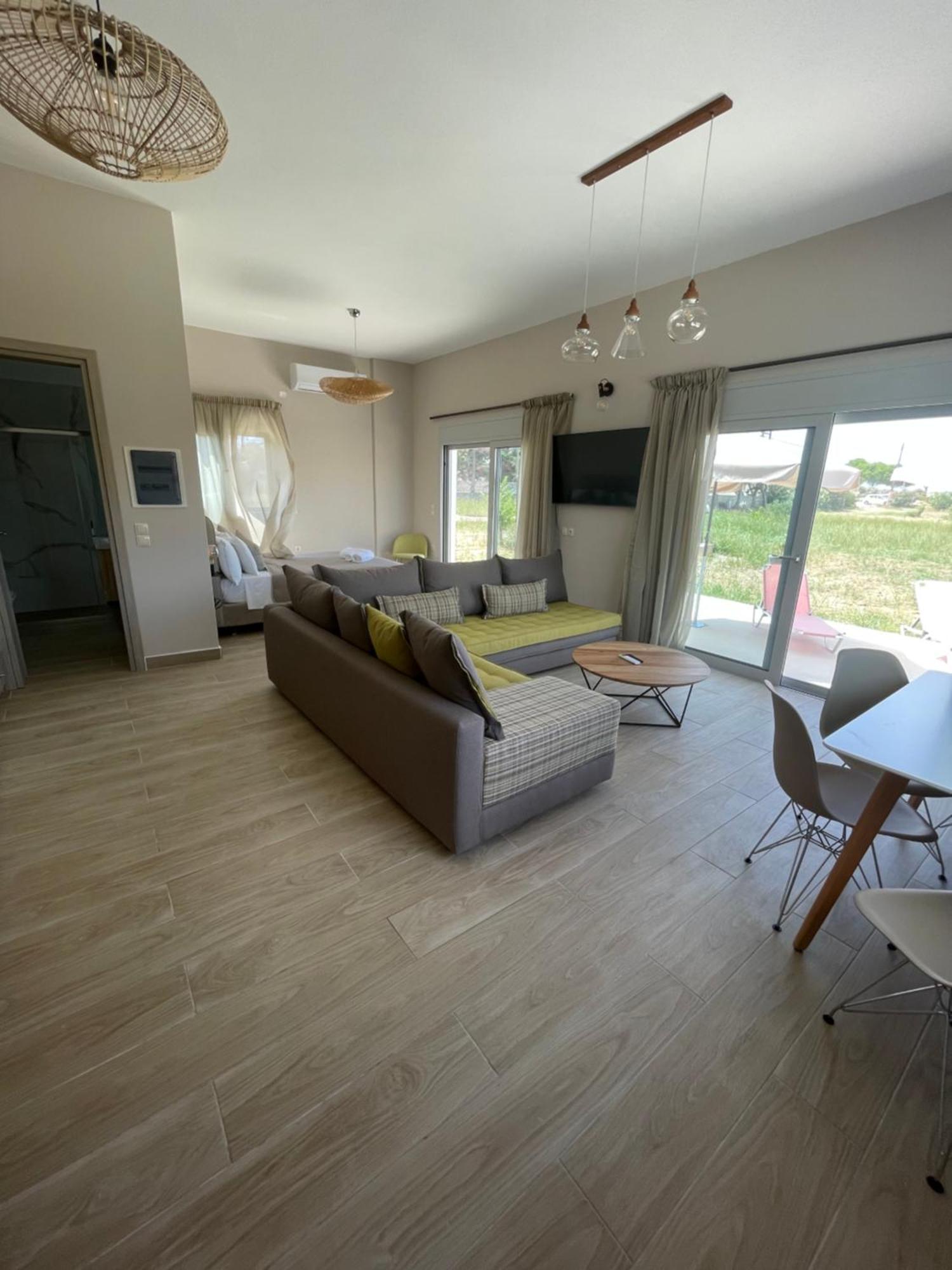 Minies Beach Villas Minia Esterno foto